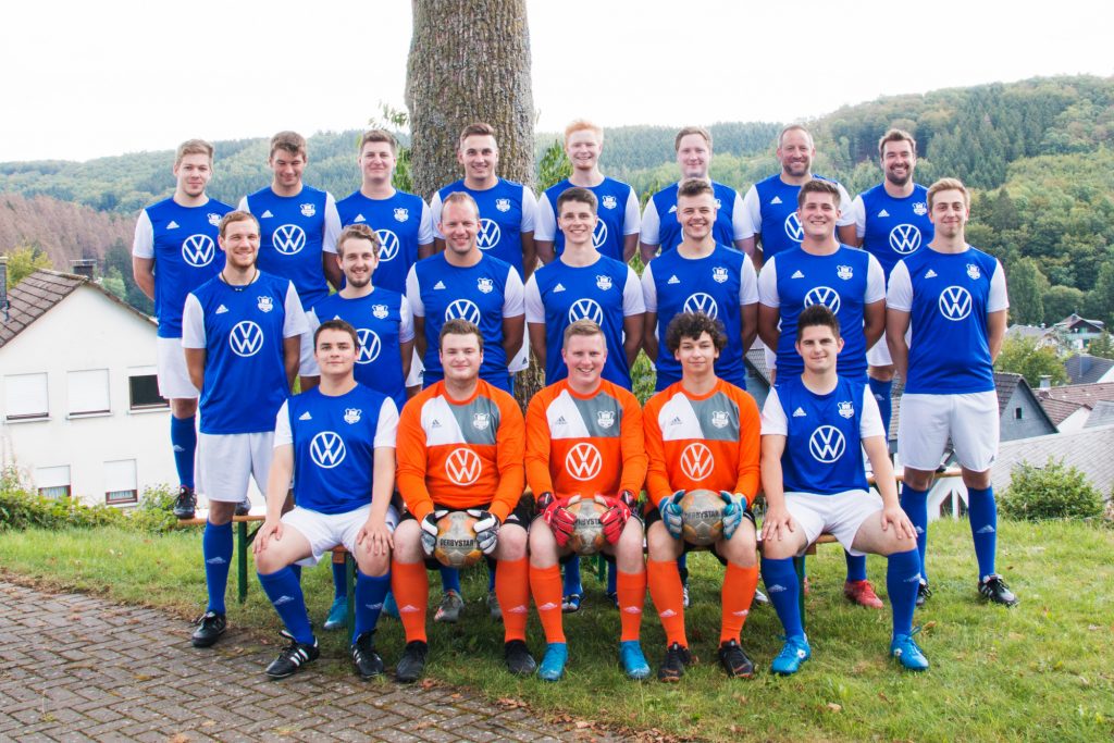 Fußballmannschaft "Blau-Weiß" Hülschotten